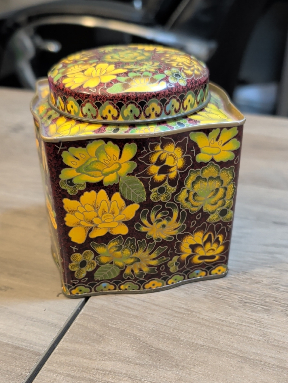 Vintage Collectible Daher Floral Tea Tin Made In England